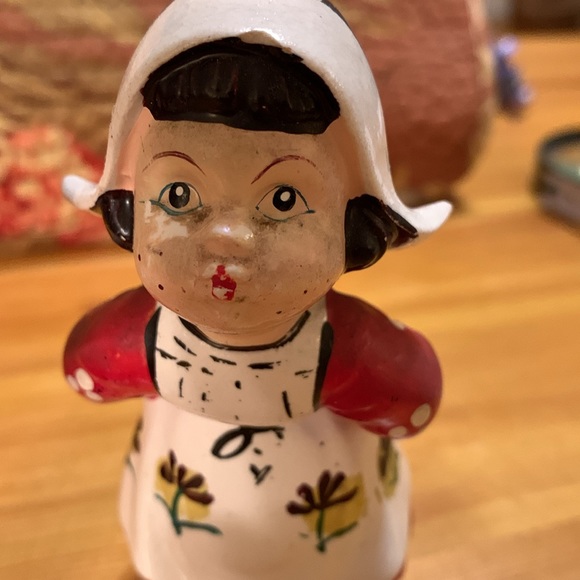 Vintage Wales Norwich kissing Dutch salt & pepper shakers, good condition - Picture 4 of 11